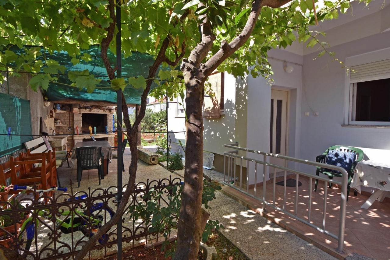 Apartment Meri- Near The Zadar Main Bus Station Exterior photo