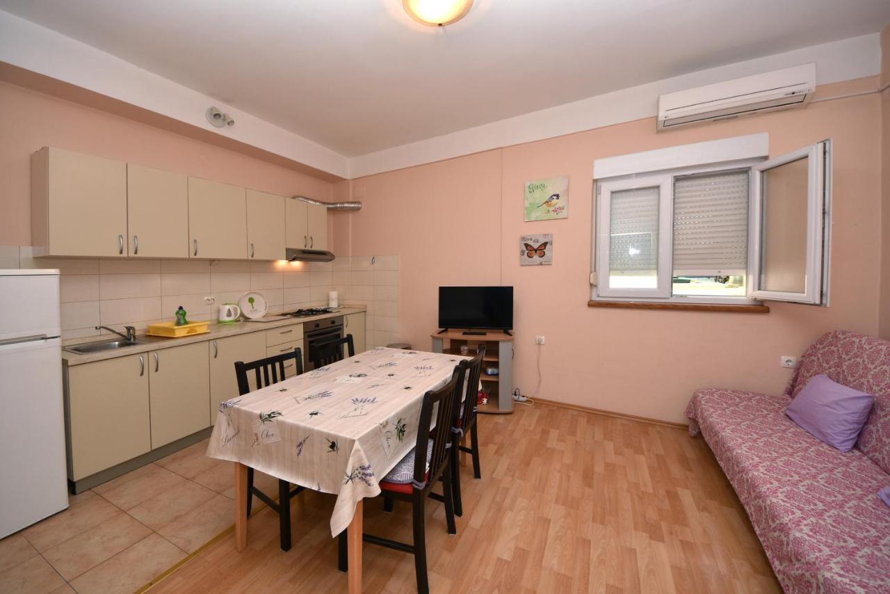 Apartment Meri- Near The Zadar Main Bus Station Exterior photo