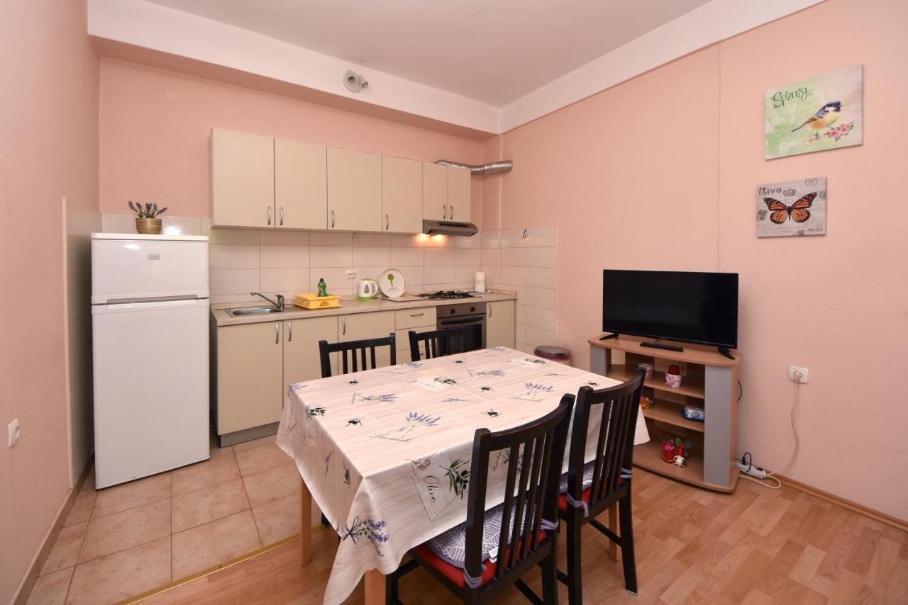 Apartment Meri- Near The Zadar Main Bus Station Exterior photo