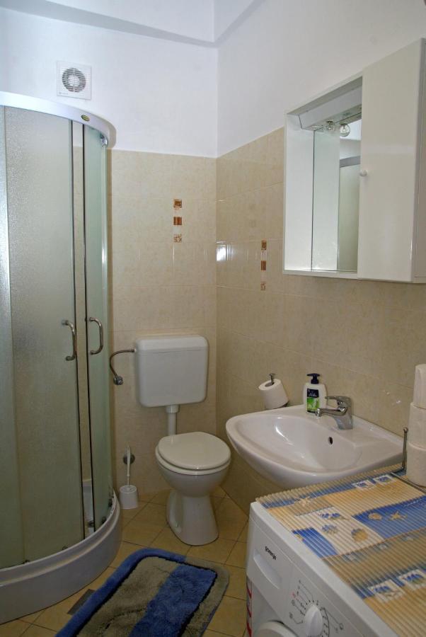 Apartment Meri- Near The Zadar Main Bus Station Exterior photo