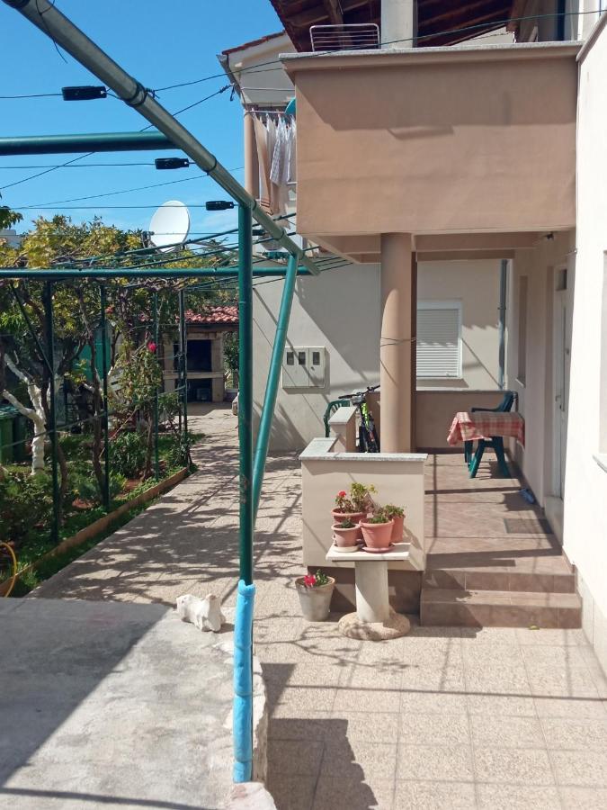 Apartment Meri- Near The Zadar Main Bus Station Exterior photo